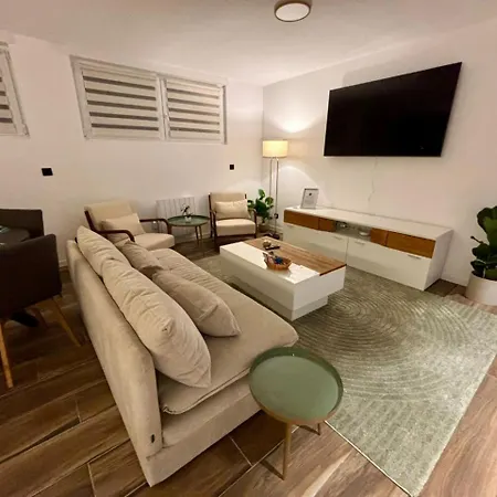 Apartman Avec Garage - 5mn Aeroport Bale *